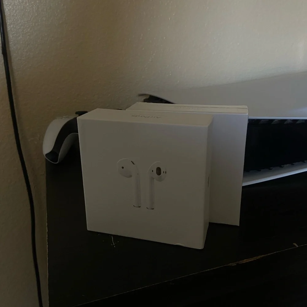 Apple White AirPods Wireless Headset